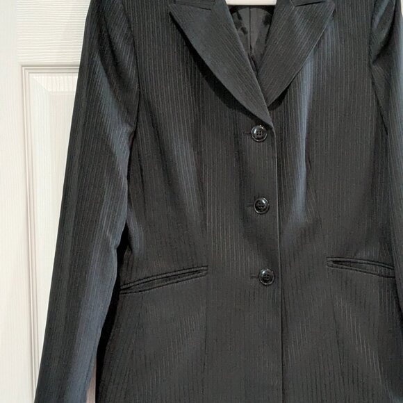 Evan-Picone Women's Black Stripe Blazer, Size 12, Suit Separate - Picture 10 of 16